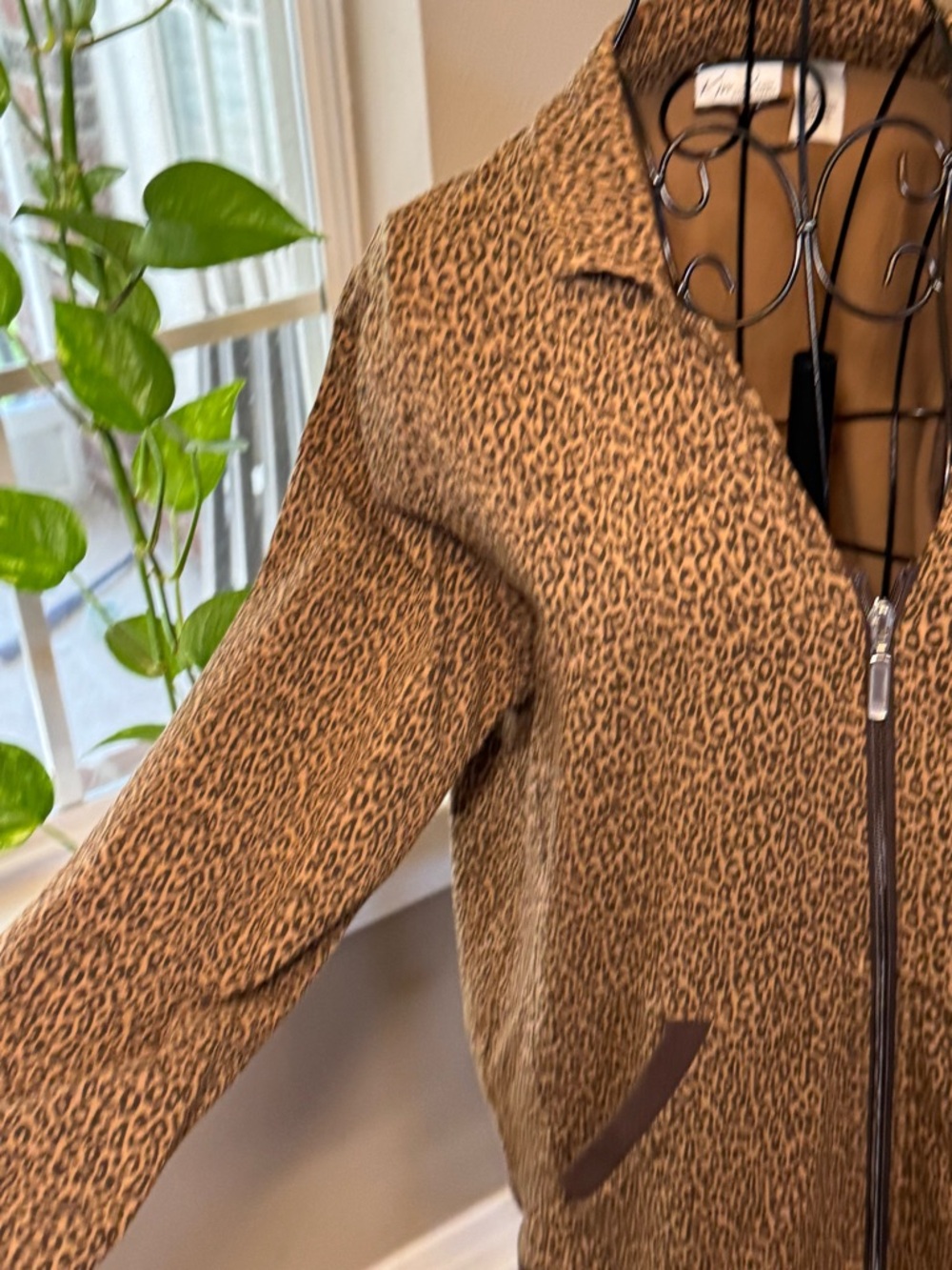 Leopard Print Zip-Up Jacket - Picture 5 of 13
